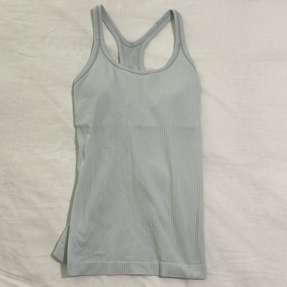 Lululemon top